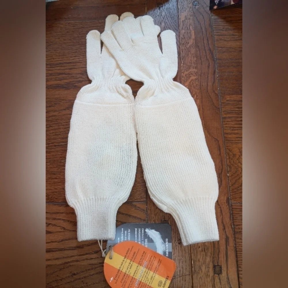 Parajumpers Wool Down Filled Puffer Gloves at Free People NWT Off White Sm/Med.